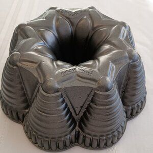 Nordic Ware Fiesta Party Pan Heavy Cast Aluminum Bundt Cake Pan